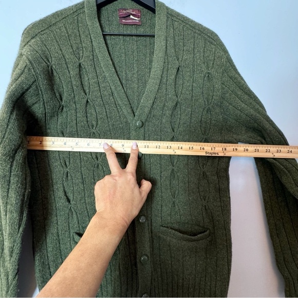 Vintage 1960s Van Heusen 100% Imported Shetland Wool Cardigan Green Size Medium - Picture 12 of 12